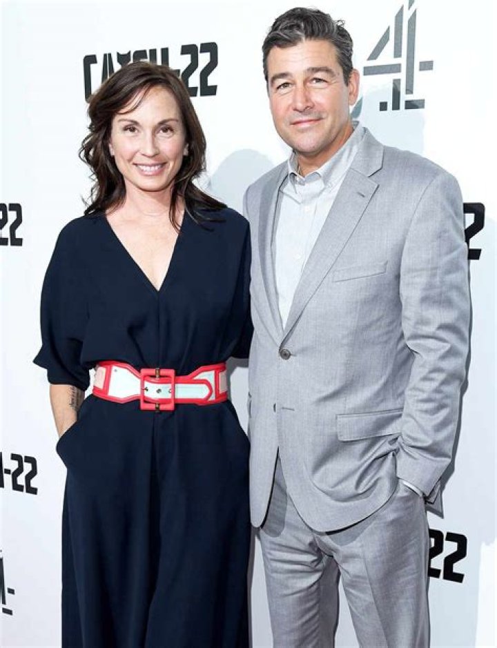 Everything To Know About Kyle Chandler's Wife